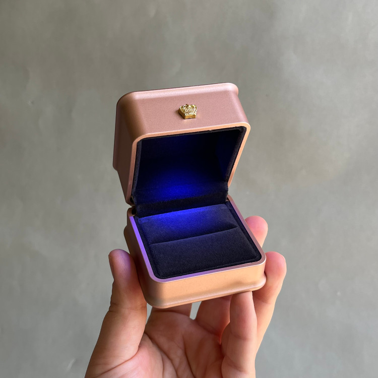 جعبه انگشتری چراغدار مناسب حلقه