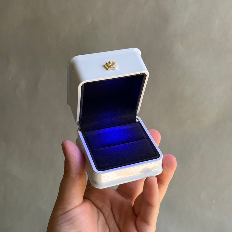 جعبه انگشتری چراغدار مناسب حلقه