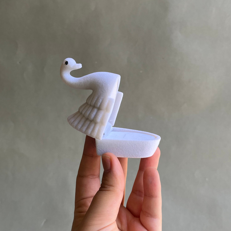جعبه انگشتری قو